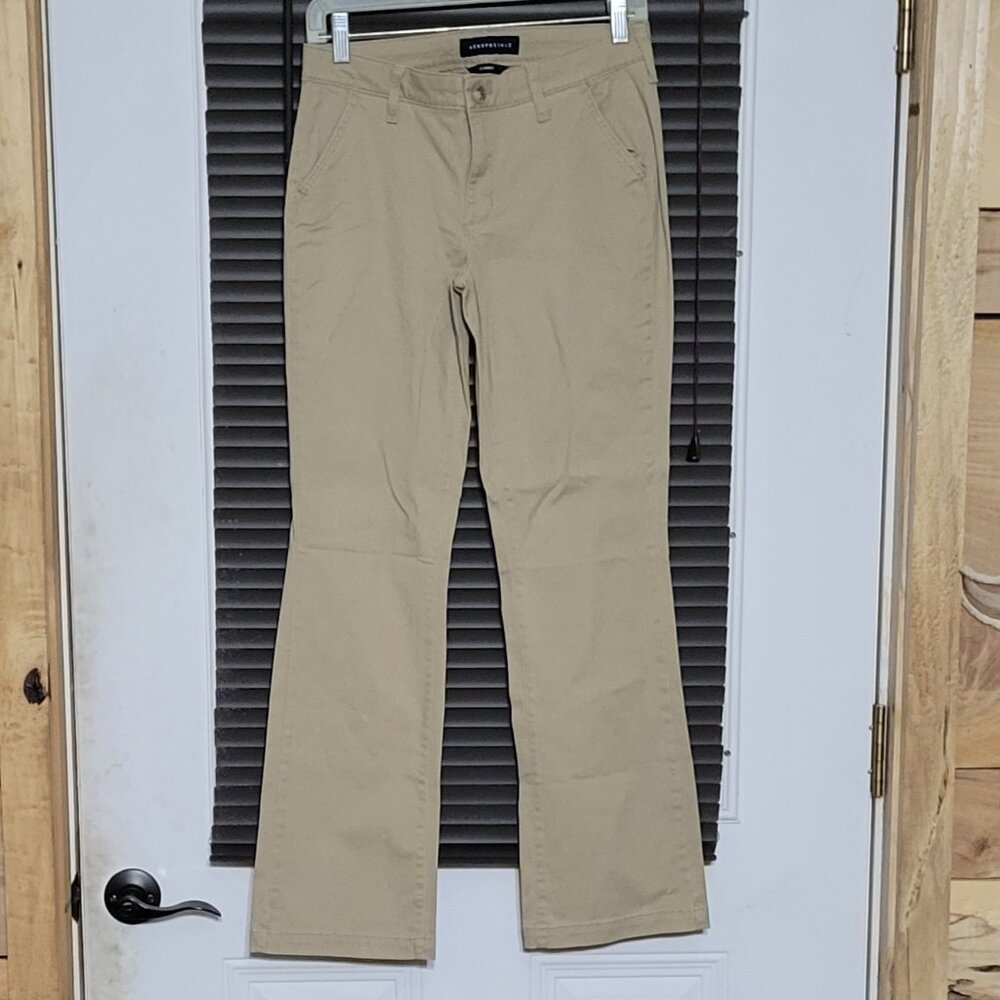 Aeropostale Classic womans khaki pants  size 2 short